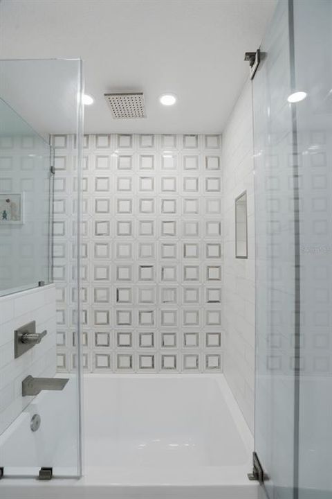 For Sale: $749,000 (2 beds, 2 baths, 1403 Square Feet)