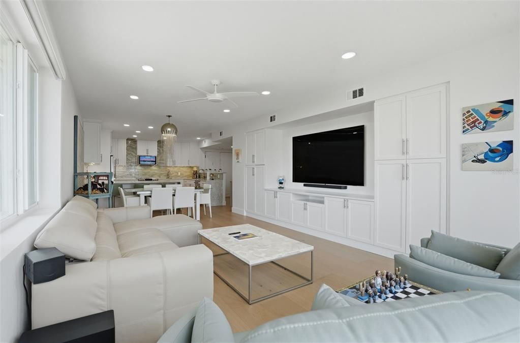 For Sale: $749,000 (2 beds, 2 baths, 1403 Square Feet)