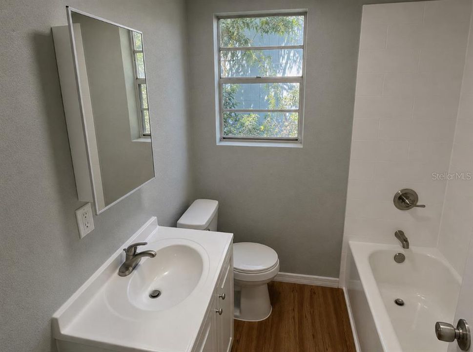 В аренду: $2,495 (5 спален, 2 ванн, 828 Квадратных фут)