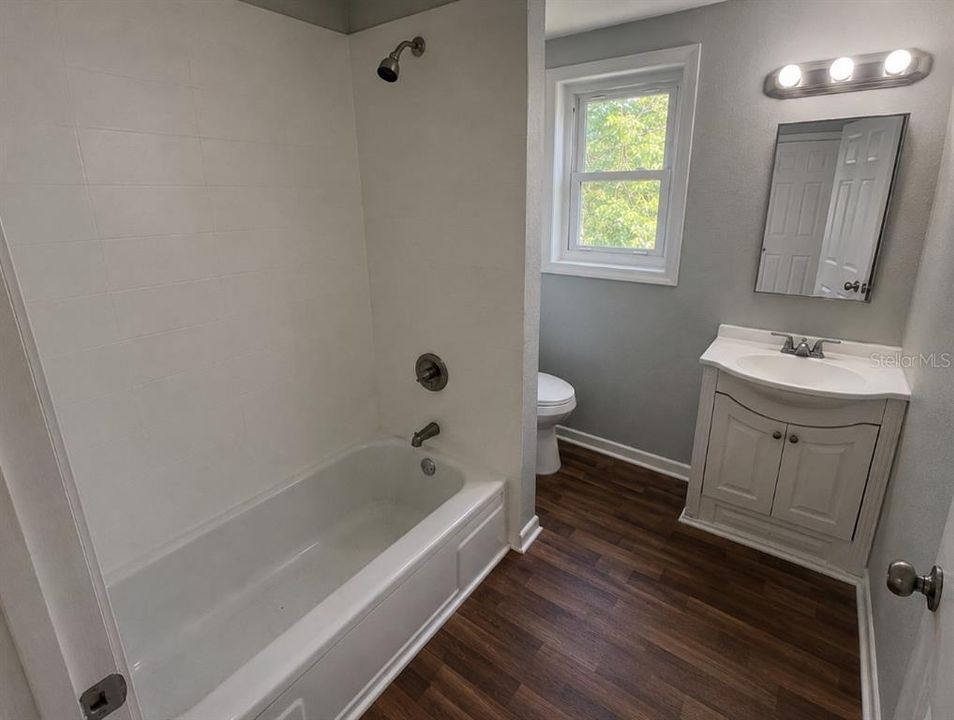 В аренду: $2,495 (5 спален, 2 ванн, 828 Квадратных фут)