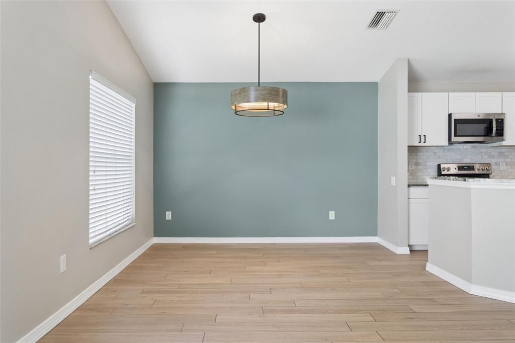 For Sale: $350,000 (3 beds, 2 baths, 1505 Square Feet)