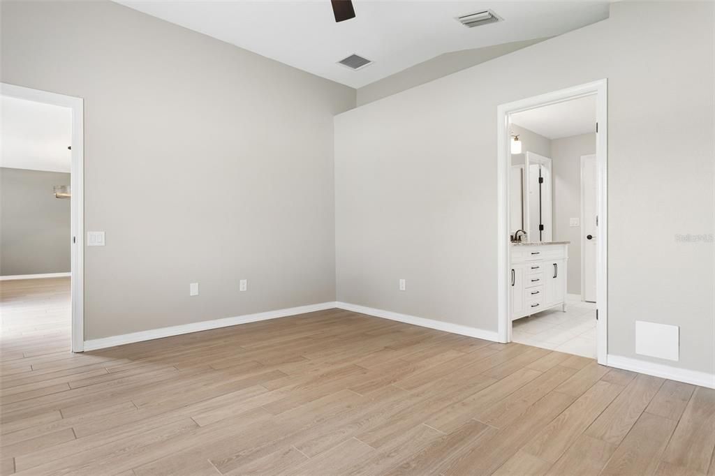 For Sale: $350,000 (3 beds, 2 baths, 1505 Square Feet)