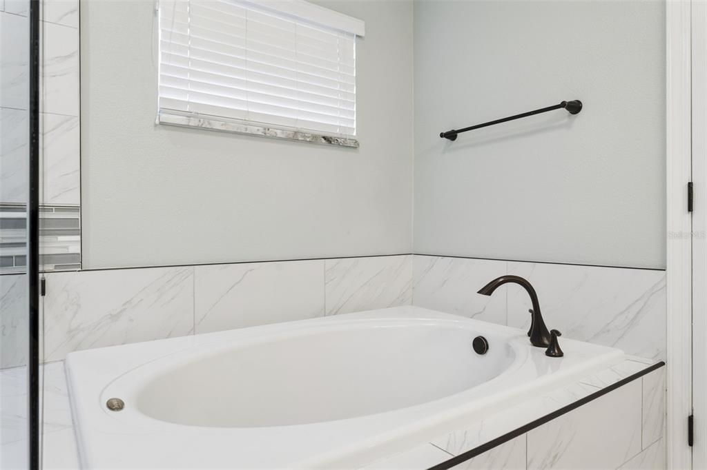 For Sale: $350,000 (3 beds, 2 baths, 1505 Square Feet)
