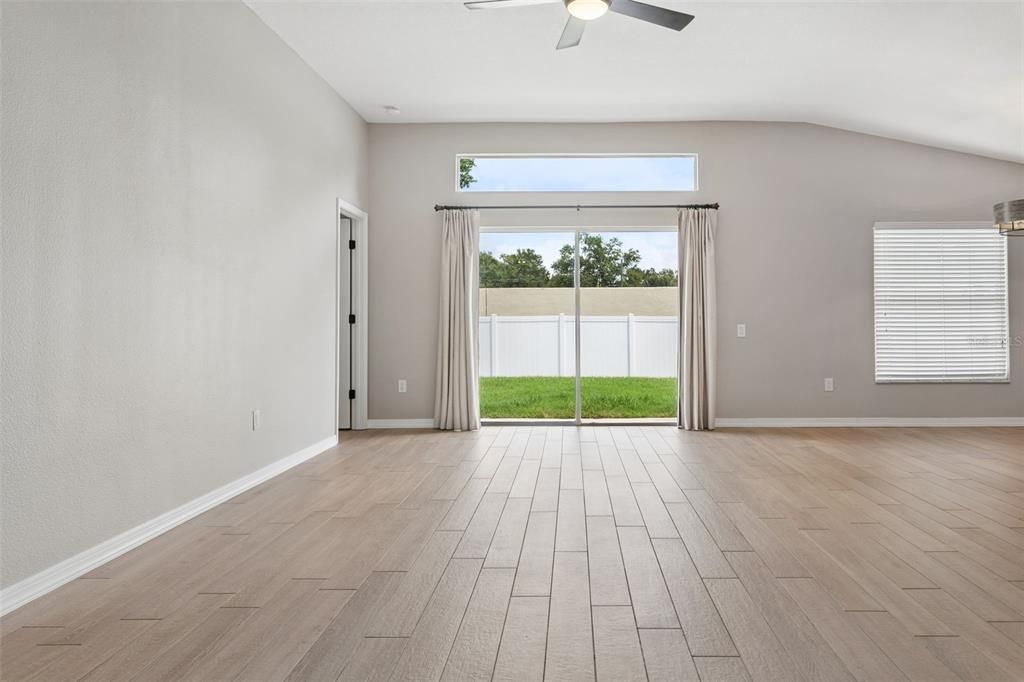 For Sale: $350,000 (3 beds, 2 baths, 1505 Square Feet)