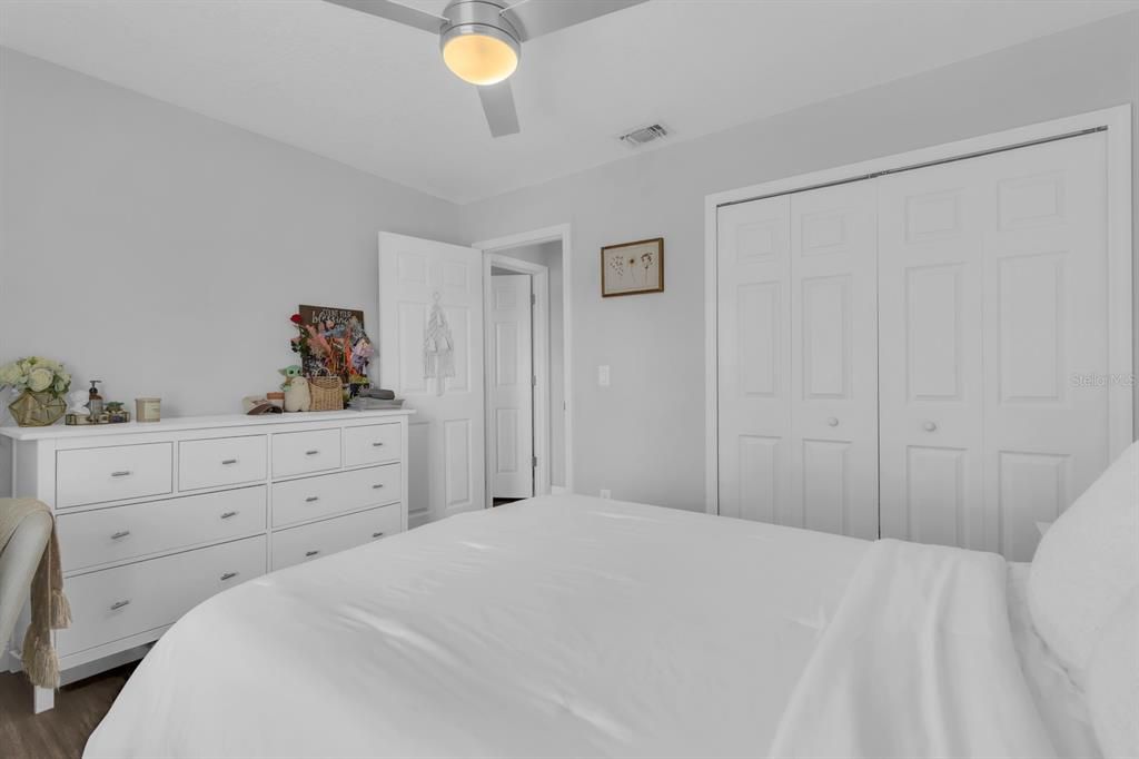 For Sale: $390,000 (3 beds, 2 baths, 1180 Square Feet)
