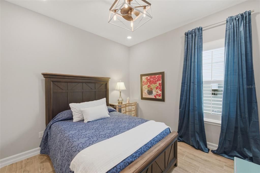En Venta: $829,900 (4 camas, 3 baños, 3252 Pies cuadrados)
