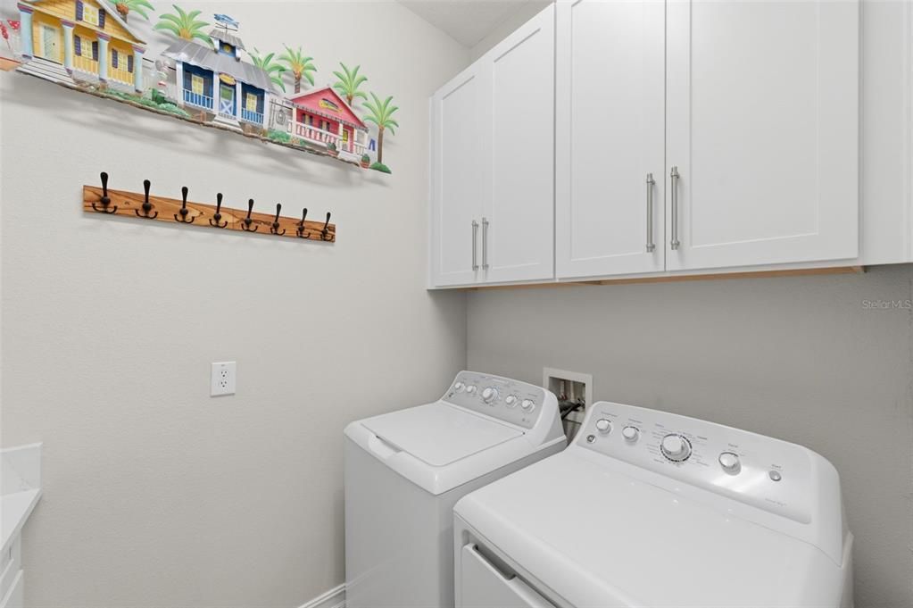 En Venta: $829,900 (4 camas, 3 baños, 3252 Pies cuadrados)