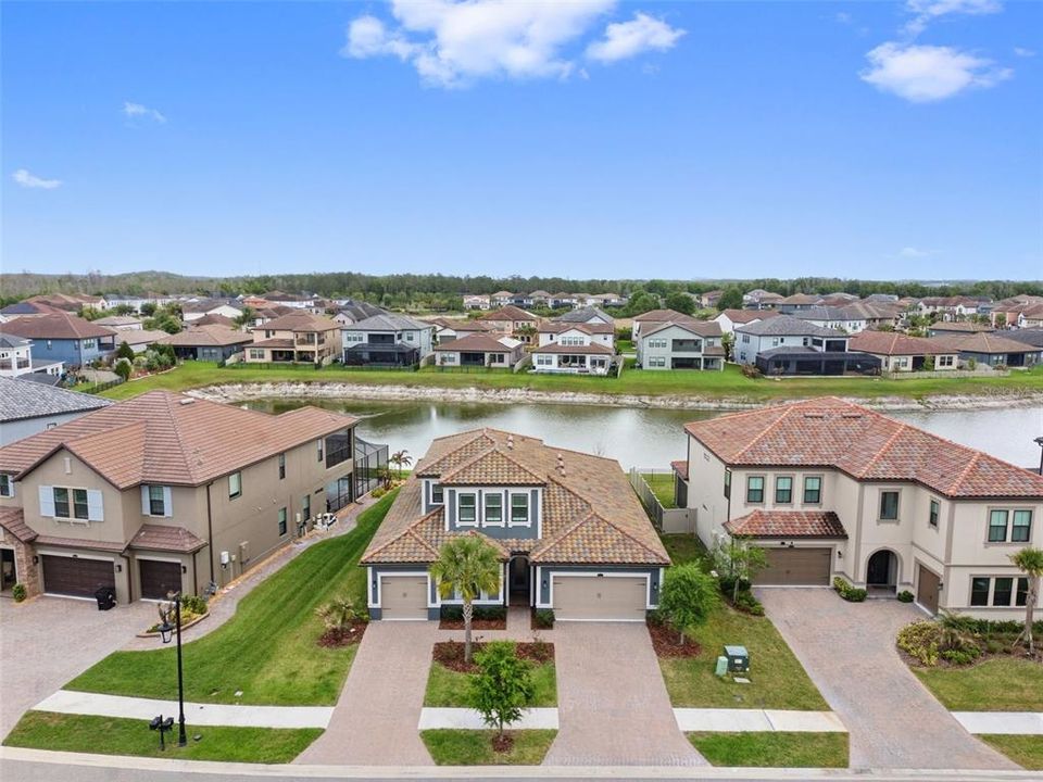 En Venta: $829,900 (4 camas, 3 baños, 3252 Pies cuadrados)