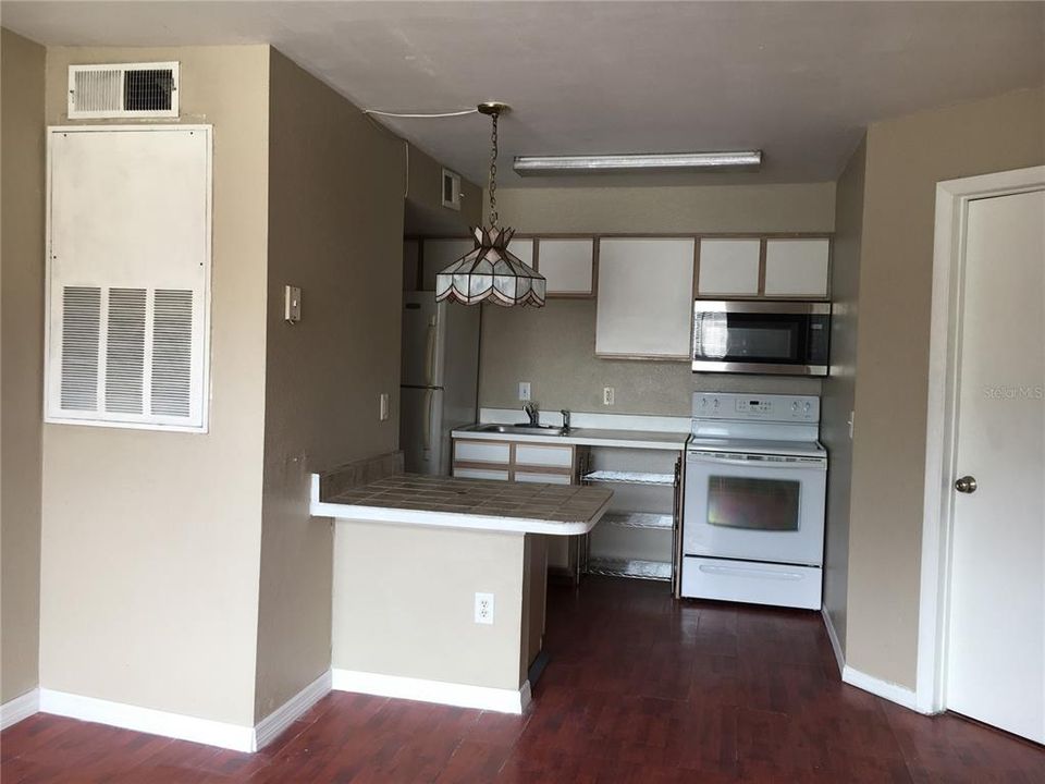 В аренду: $1,300 (1 спален, 1 ванн, 530 Квадратных фут)