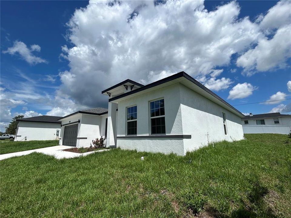 В аренду: $1,950 (4 спален, 2 ванн, 1792 Квадратных фут)