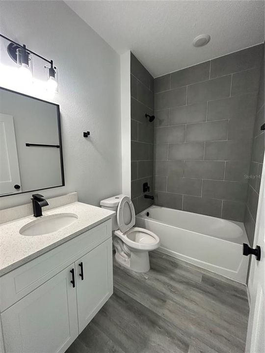 В аренду: $1,950 (4 спален, 2 ванн, 1792 Квадратных фут)