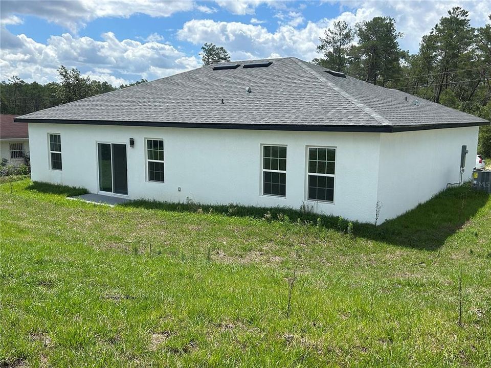 В аренду: $1,950 (4 спален, 2 ванн, 1792 Квадратных фут)