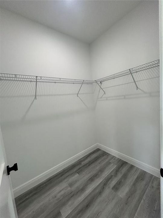 В аренду: $1,950 (4 спален, 2 ванн, 1792 Квадратных фут)