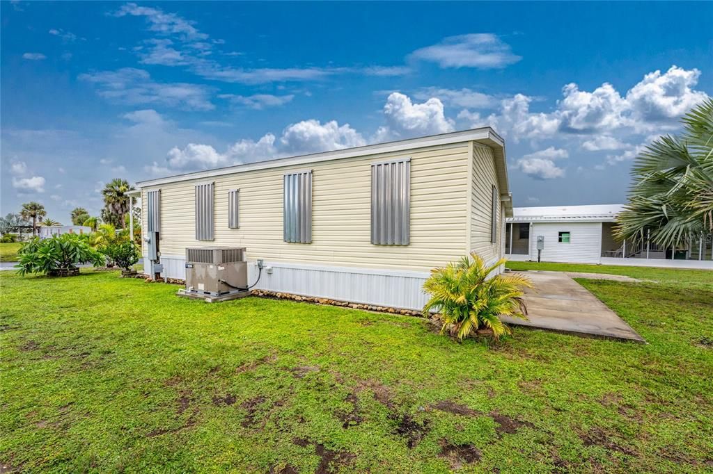 На продажу: $175,000 (2 спален, 2 ванн, 864 Квадратных фут)