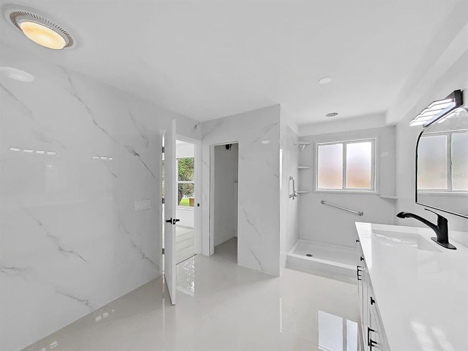 На продажу: $385,000 (4 спален, 2 ванн, 2115 Квадратных фут)