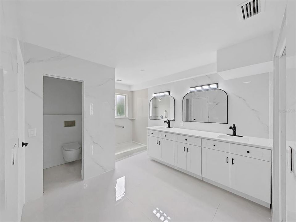 На продажу: $385,000 (4 спален, 2 ванн, 2115 Квадратных фут)