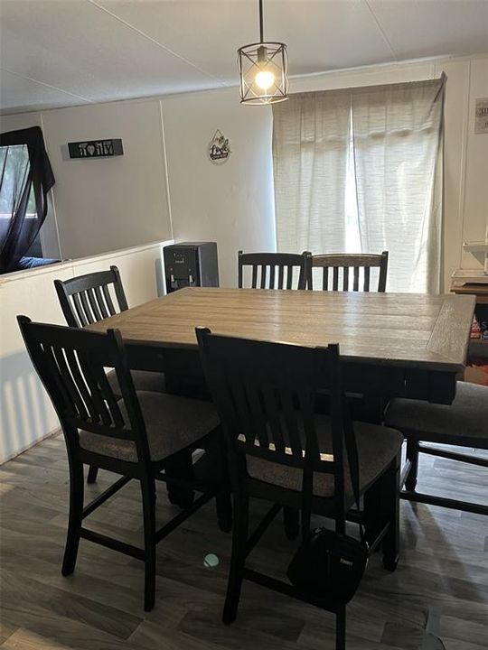 На продажу: $240,000 (4 спален, 2 ванн, 1782 Квадратных фут)