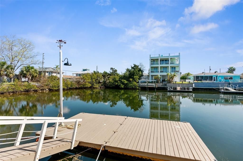 For Sale: $529,900 (2 beds, 2 baths, 1964 Square Feet)