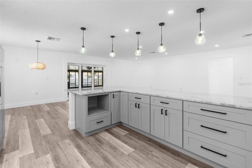 For Sale: $529,900 (2 beds, 2 baths, 1964 Square Feet)