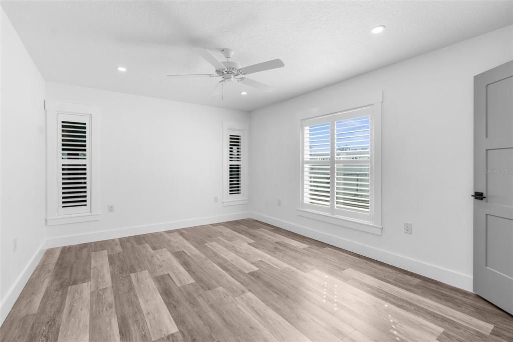 For Sale: $529,900 (2 beds, 2 baths, 1964 Square Feet)