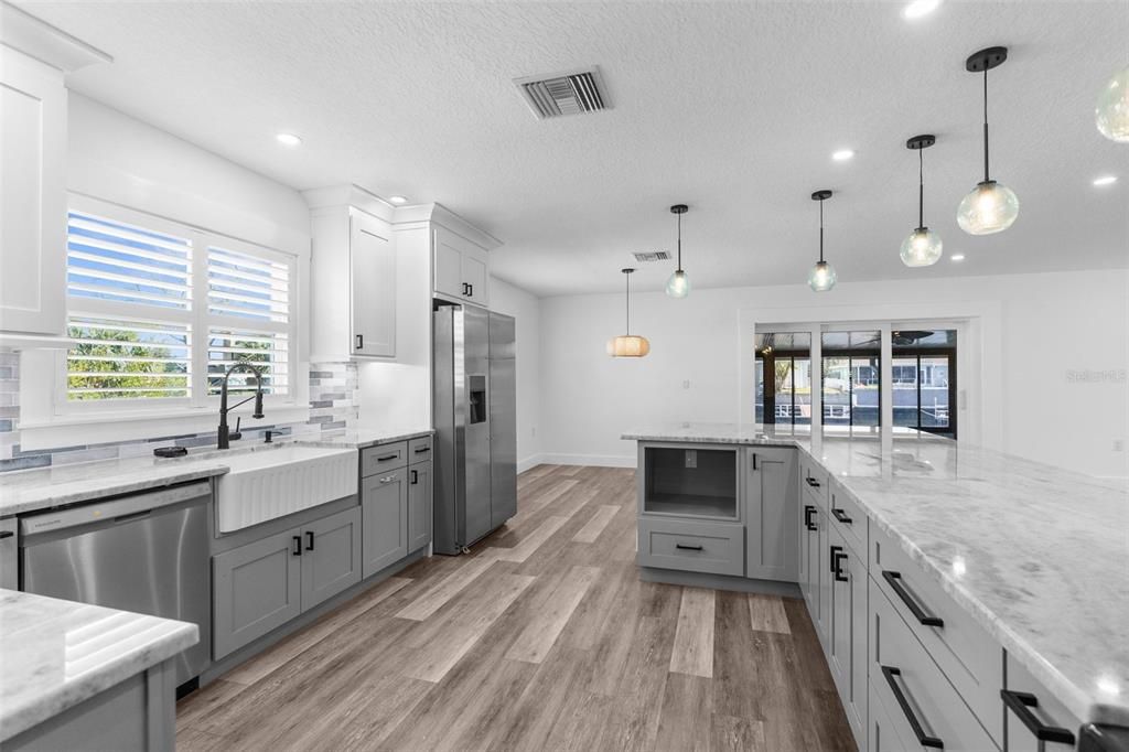 For Sale: $529,900 (2 beds, 2 baths, 1964 Square Feet)