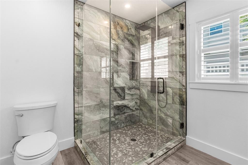 For Sale: $529,900 (2 beds, 2 baths, 1964 Square Feet)
