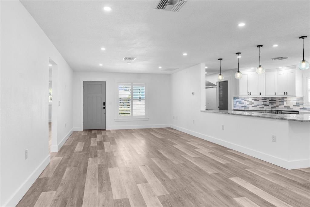 For Sale: $529,900 (2 beds, 2 baths, 1964 Square Feet)