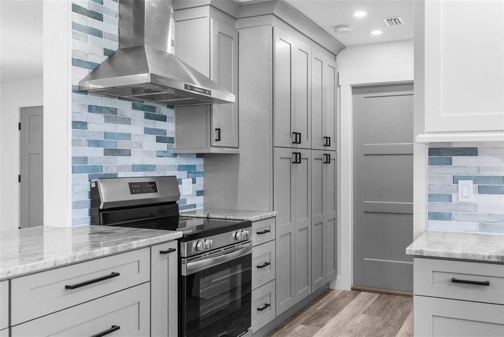 For Sale: $529,900 (2 beds, 2 baths, 1964 Square Feet)