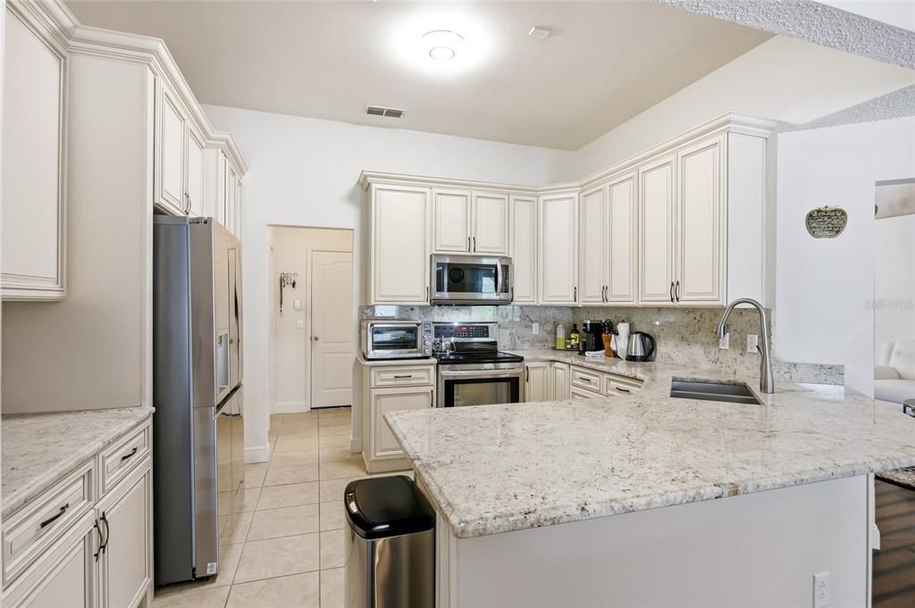 For Sale: $525,000 (4 beds, 3 baths, 2099 Square Feet)