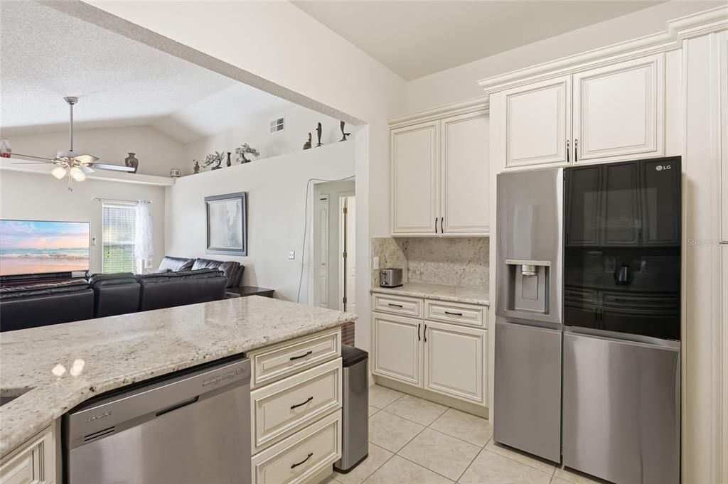 For Sale: $525,000 (4 beds, 3 baths, 2099 Square Feet)