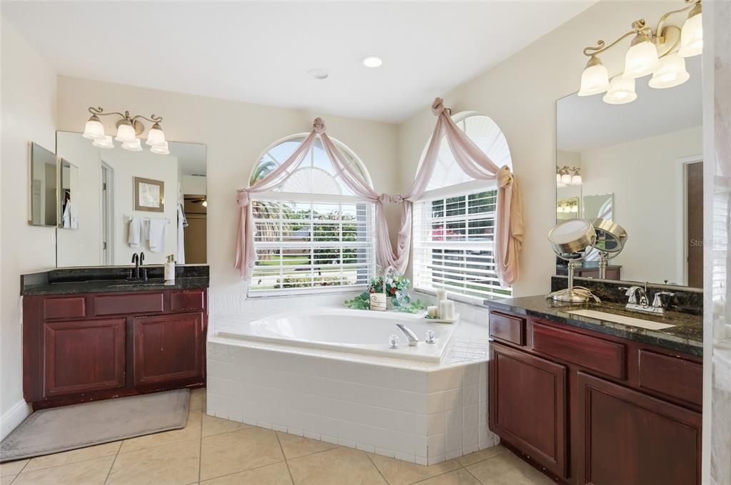 For Sale: $525,000 (4 beds, 3 baths, 2099 Square Feet)