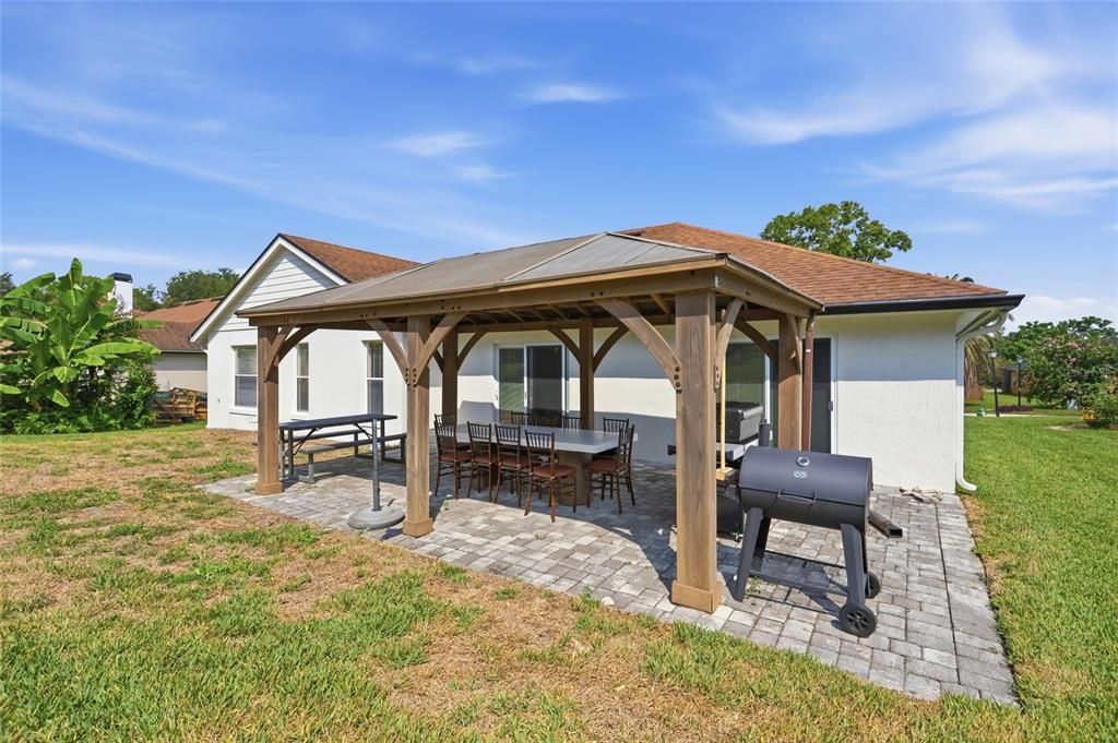 For Sale: $525,000 (4 beds, 3 baths, 2099 Square Feet)