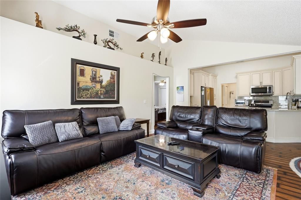 For Sale: $525,000 (4 beds, 3 baths, 2099 Square Feet)