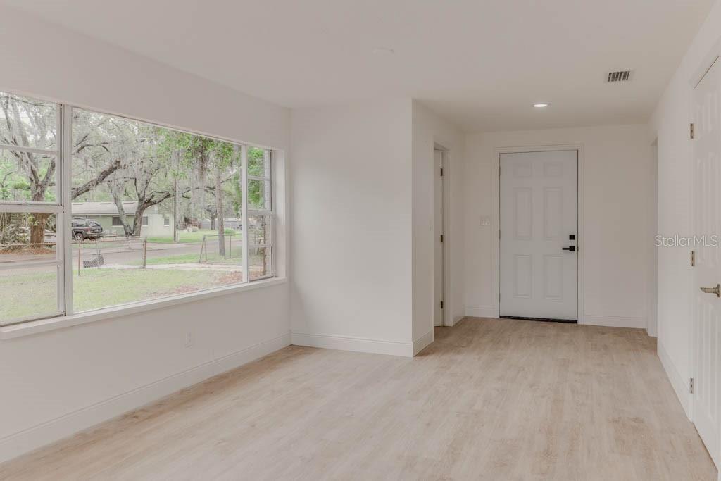 For Sale: $365,000 (3 beds, 2 baths, 1891 Square Feet)