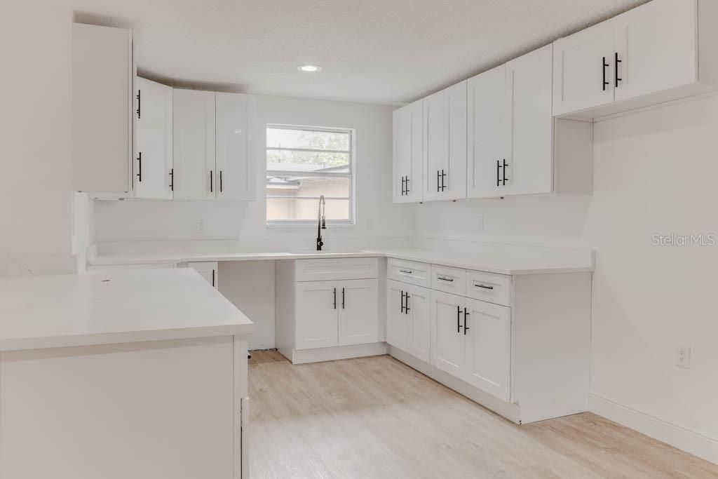For Sale: $365,000 (3 beds, 2 baths, 1891 Square Feet)