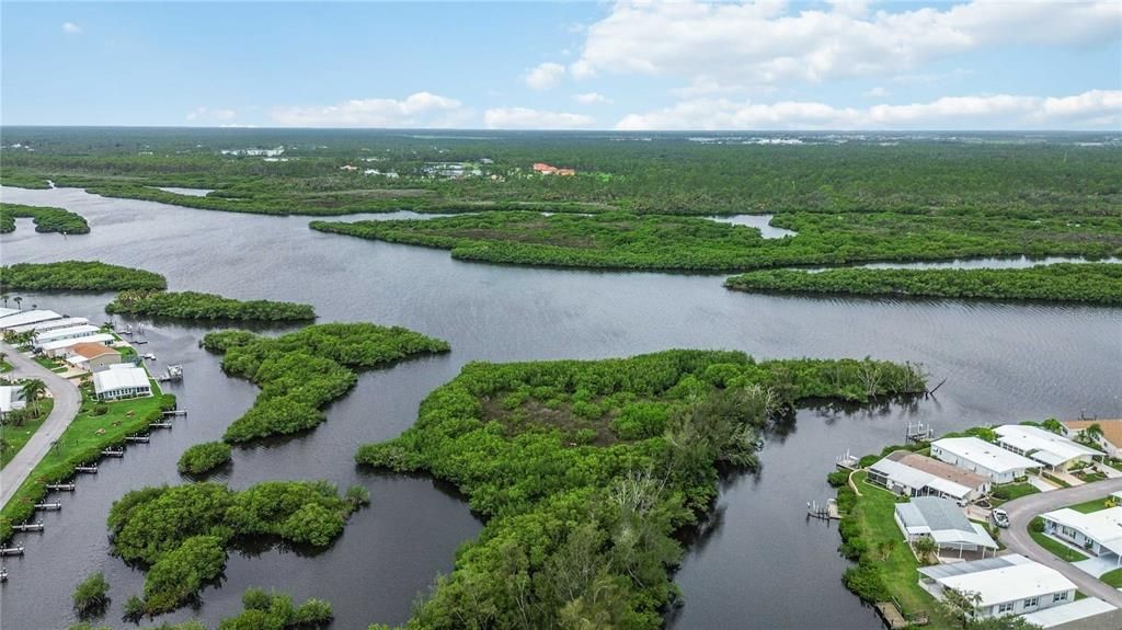 На продажу: $139,950 (2 спален, 2 ванн, 1274 Квадратных фут)