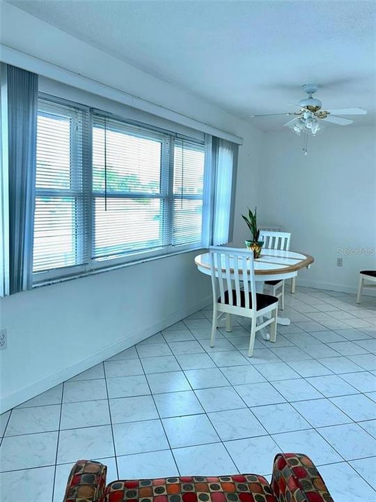 В аренду: $1,300 (2 спален, 1 ванн, 1010 Квадратных фут)