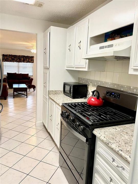 В аренду: $1,300 (2 спален, 1 ванн, 1010 Квадратных фут)
