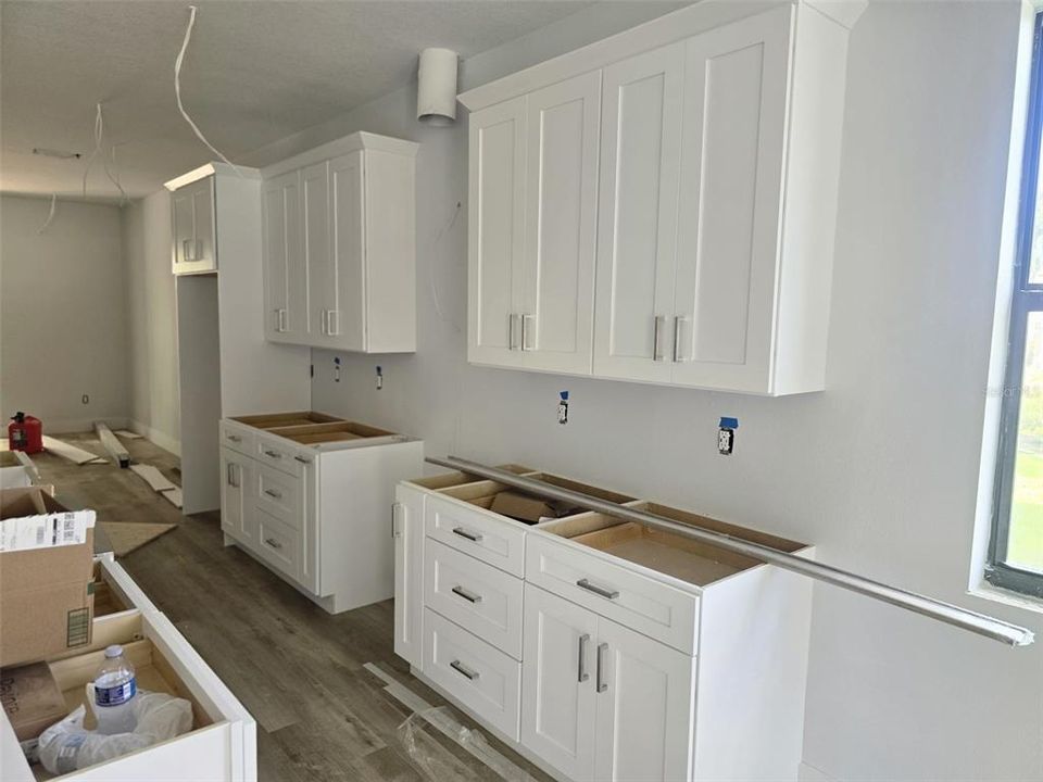 En Venta: $595,000 (4 camas, 3 baños, 2610 Pies cuadrados)