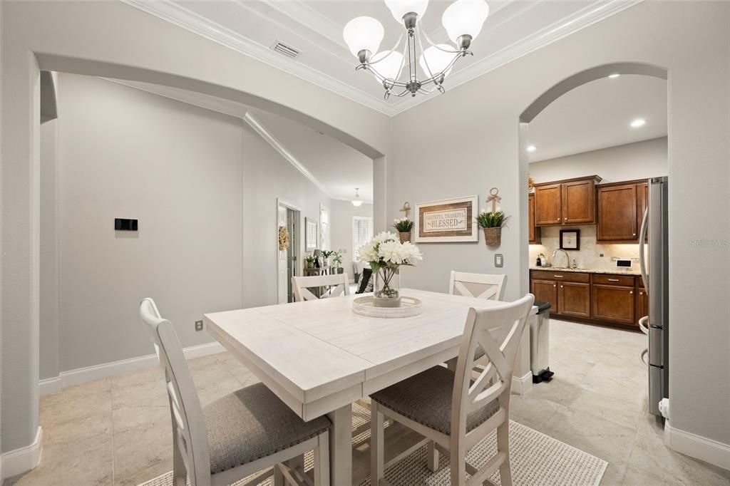 На продажу: $407,500 (2 спален, 2 ванн, 1719 Квадратных фут)