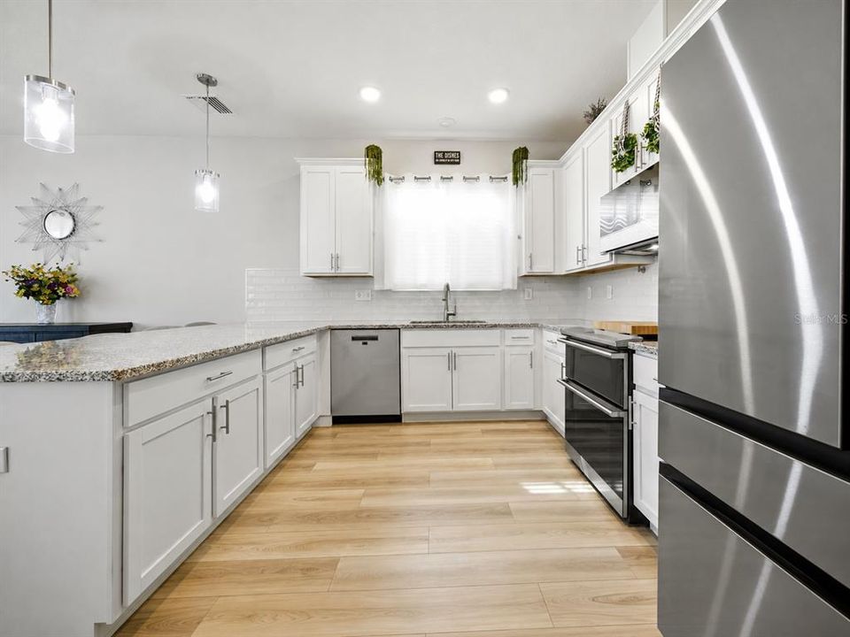 На продажу: $449,000 (3 спален, 2 ванн, 2391 Квадратных фут)
