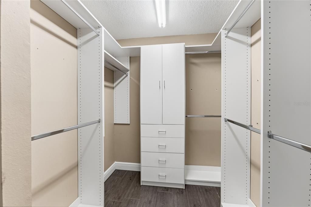 For Rent: $5,990 (4 beds, 3 baths, 3772 Square Feet)