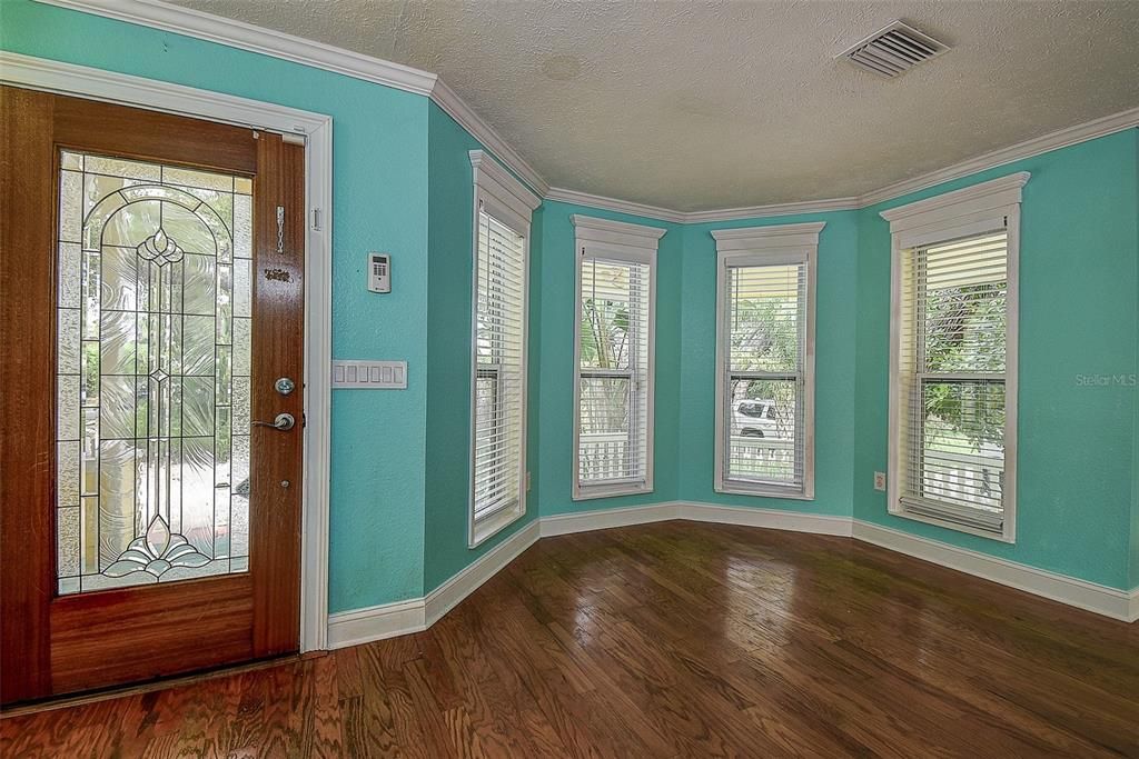 For Sale: $749,900 (3 beds, 2 baths, 2209 Square Feet)