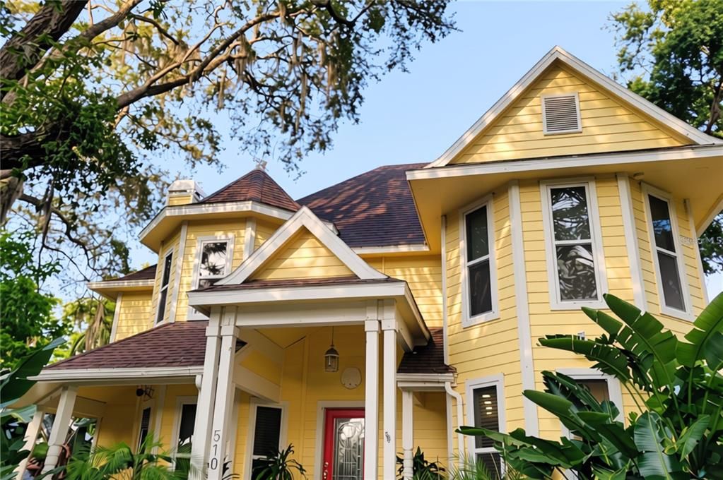 For Sale: $749,900 (3 beds, 2 baths, 2209 Square Feet)