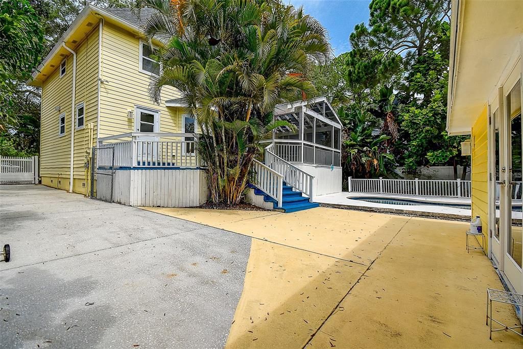 For Sale: $749,900 (3 beds, 2 baths, 2209 Square Feet)