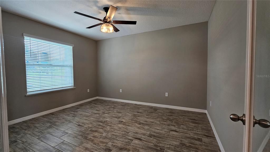For Sale: $409,900 (4 beds, 2 baths, 2714 Square Feet)