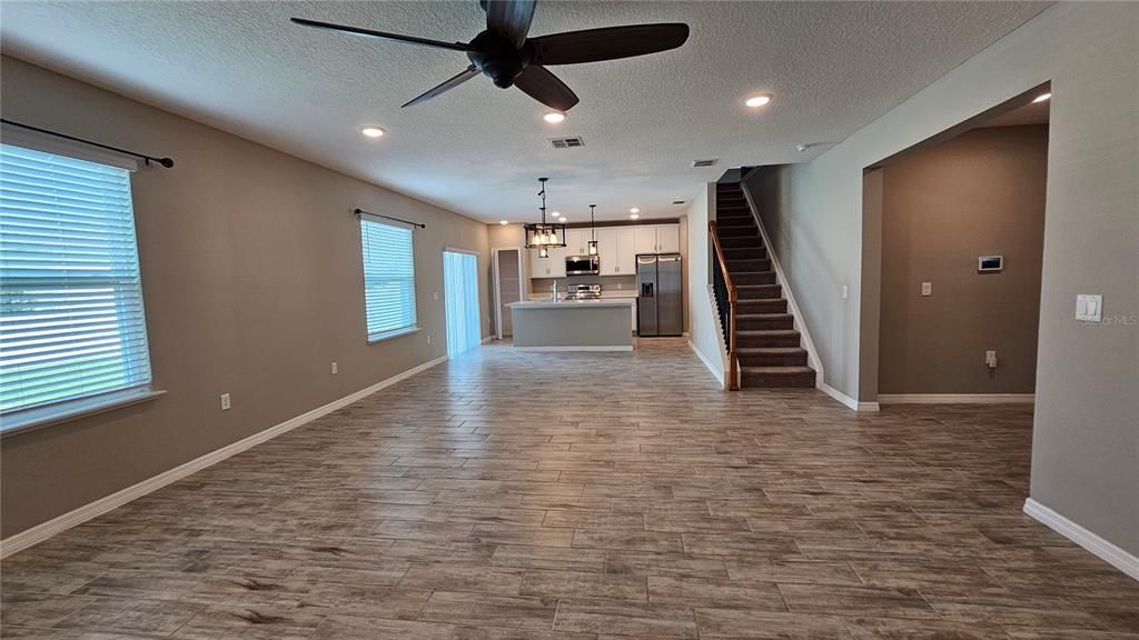 For Sale: $409,900 (4 beds, 2 baths, 2714 Square Feet)