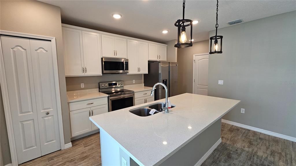 For Sale: $409,900 (4 beds, 2 baths, 2714 Square Feet)