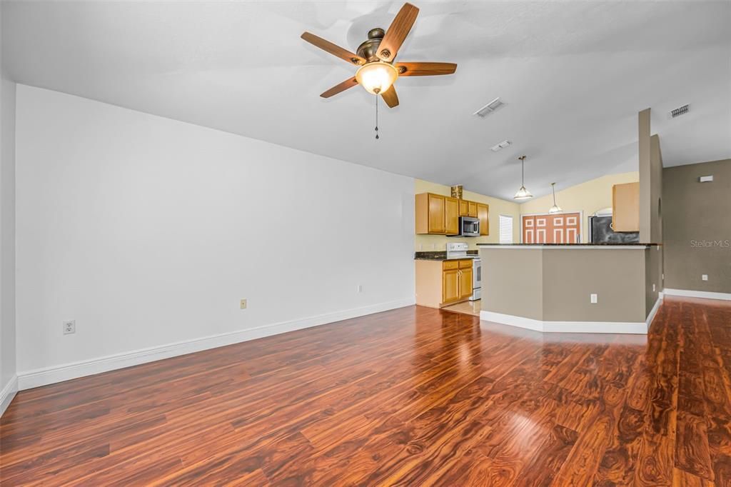 For Rent: $2,660 (3 beds, 2 baths, 1612 Square Feet)