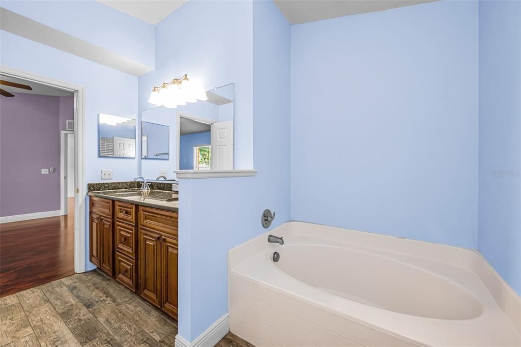 For Rent: $2,660 (3 beds, 2 baths, 1612 Square Feet)
